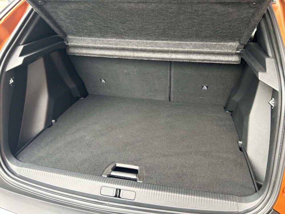 Peugeot 2008 1.2 PureTech GT-Line 131 PK! // LED // 3D COCKPIT // APPLE-ANDROID AUTO // CRUISE // STOELVERWARMING // 29