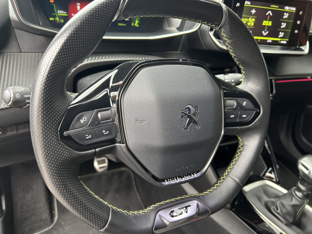 Peugeot 2008 1.2 PureTech GT-Line 131 PK! // LED // 3D COCKPIT // APPLE-ANDROID AUTO // CRUISE // STOELVERWARMING // 6