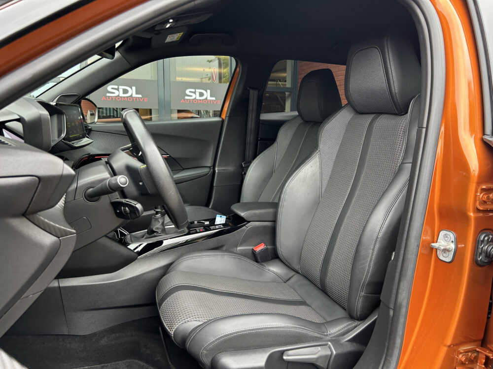 Peugeot 2008 1.2 PureTech GT-Line 131 PK! // LED // 3D COCKPIT // APPLE-ANDROID AUTO // CRUISE // STOELVERWARMING // 8