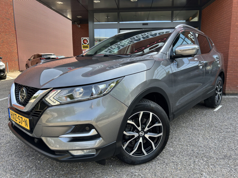 Nissan QASHQAI 1.3 DIG-T N-Connecta // PANO DAK // NAVI // CLIMA // CRUISE // CAMERA // PDC // 1
