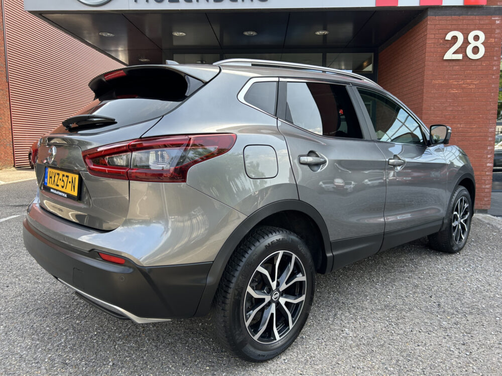 Nissan QASHQAI 1.3 DIG-T N-Connecta // PANO DAK // NAVI // CLIMA // CRUISE // CAMERA // PDC // 2