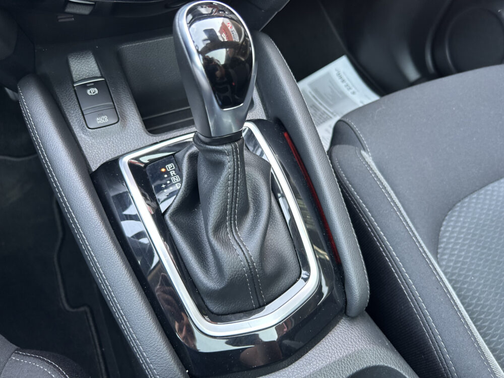 Nissan QASHQAI 1.3 DIG-T N-Connecta // PANO DAK // NAVI // CLIMA // CRUISE // CAMERA // PDC // 20