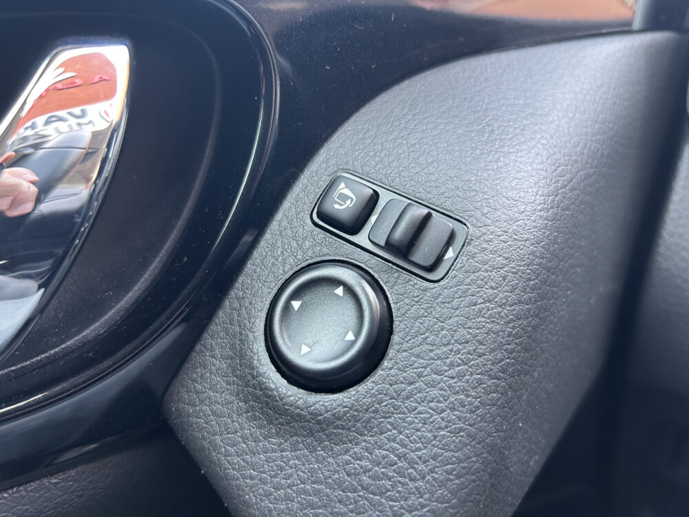 Nissan QASHQAI 1.3 DIG-T N-Connecta // PANO DAK // NAVI // CLIMA // CRUISE // CAMERA // PDC // 22
