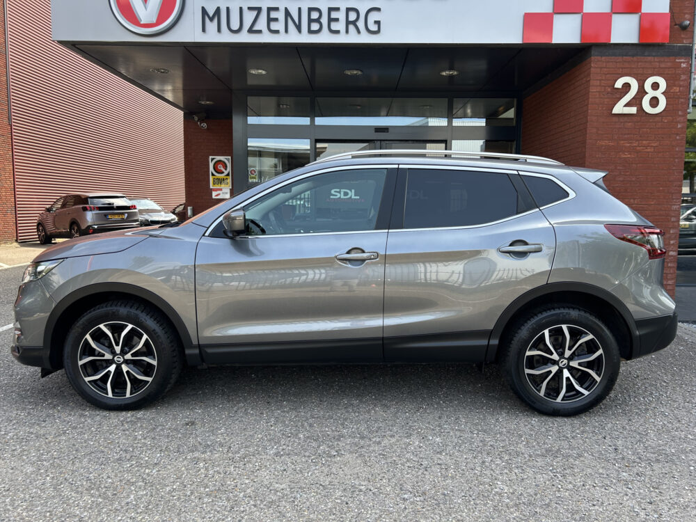 Nissan QASHQAI 1.3 DIG-T N-Connecta // PANO DAK // NAVI // CLIMA // CRUISE // CAMERA // PDC // 3
