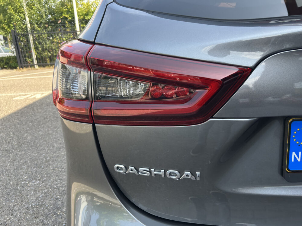 Nissan QASHQAI 1.3 DIG-T N-Connecta // PANO DAK // NAVI // CLIMA // CRUISE // CAMERA // PDC // 31
