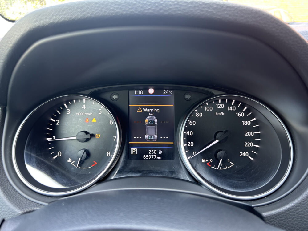 Nissan QASHQAI 1.3 DIG-T N-Connecta // PANO DAK // NAVI // CLIMA // CRUISE // CAMERA // PDC // 33