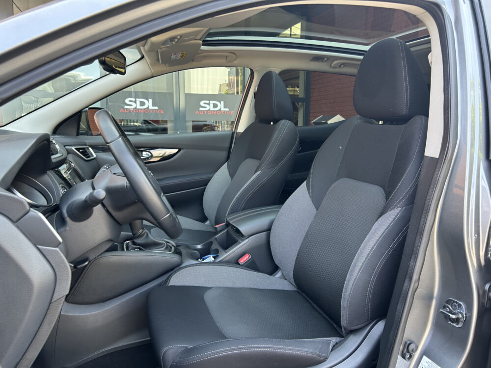 Nissan QASHQAI 1.3 DIG-T N-Connecta // PANO DAK // NAVI // CLIMA // CRUISE // CAMERA // PDC // 8