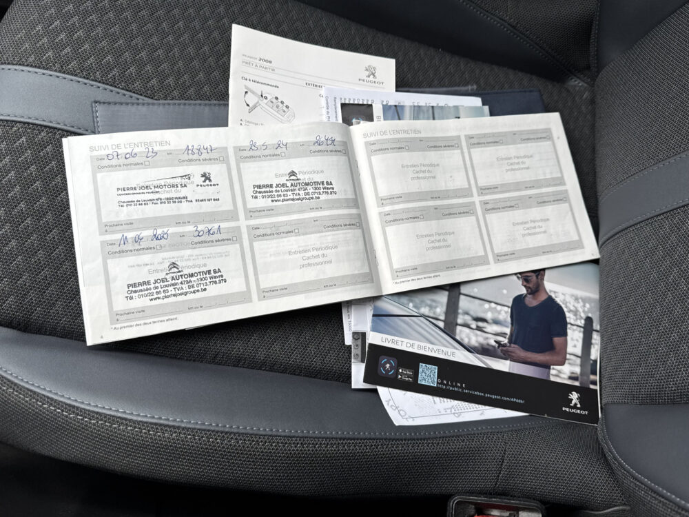 Peugeot 2008 1.2 PureTech Allure // NAVI // CLIMA // CRUISE // CAMERA // APPLE CARPLAY / ANDROID AUTO // 14