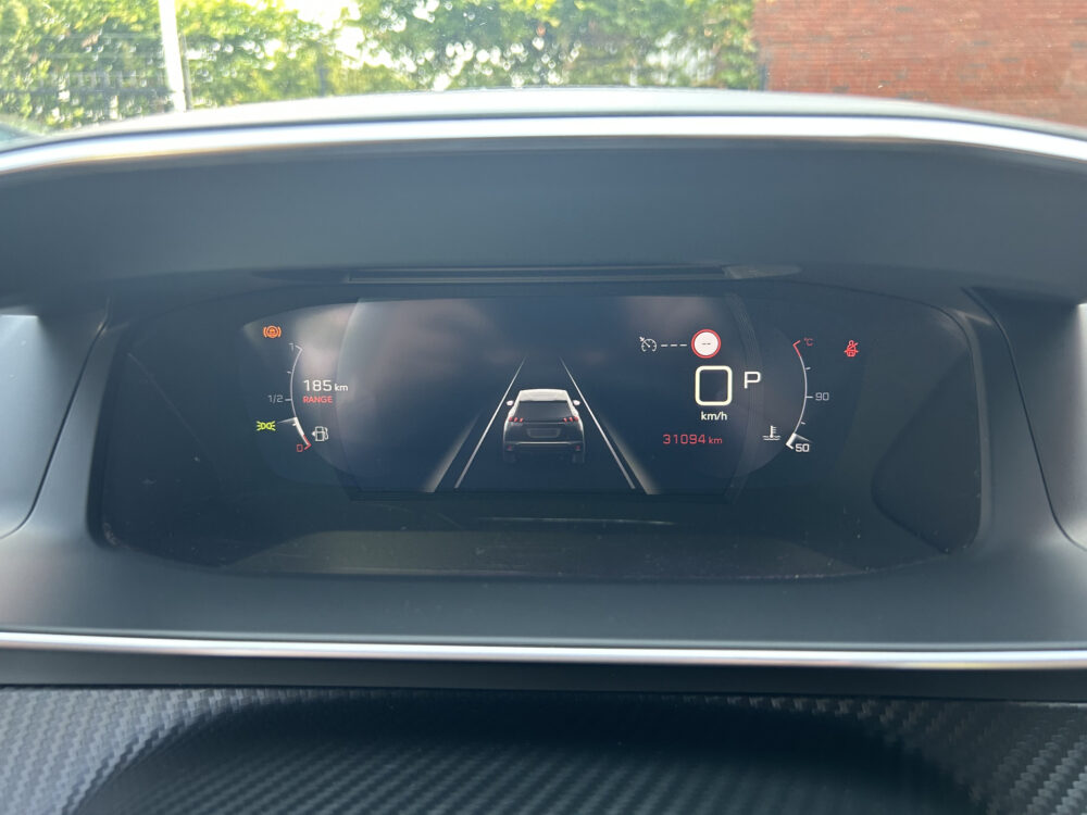 Peugeot 2008 1.2 PureTech Allure // NAVI // CLIMA // CRUISE // CAMERA // APPLE CARPLAY / ANDROID AUTO // 31