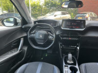 Peugeot 2008 1.2 PureTech Allure // NAVI // CLIMA // CRUISE // CAMERA // APPLE CARPLAY / ANDROID AUTO // 39