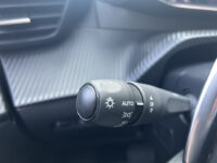 Peugeot 2008 1.2 PureTech Allure // NAVI // CLIMA // CRUISE // CAMERA // APPLE CARPLAY / ANDROID AUTO // 43