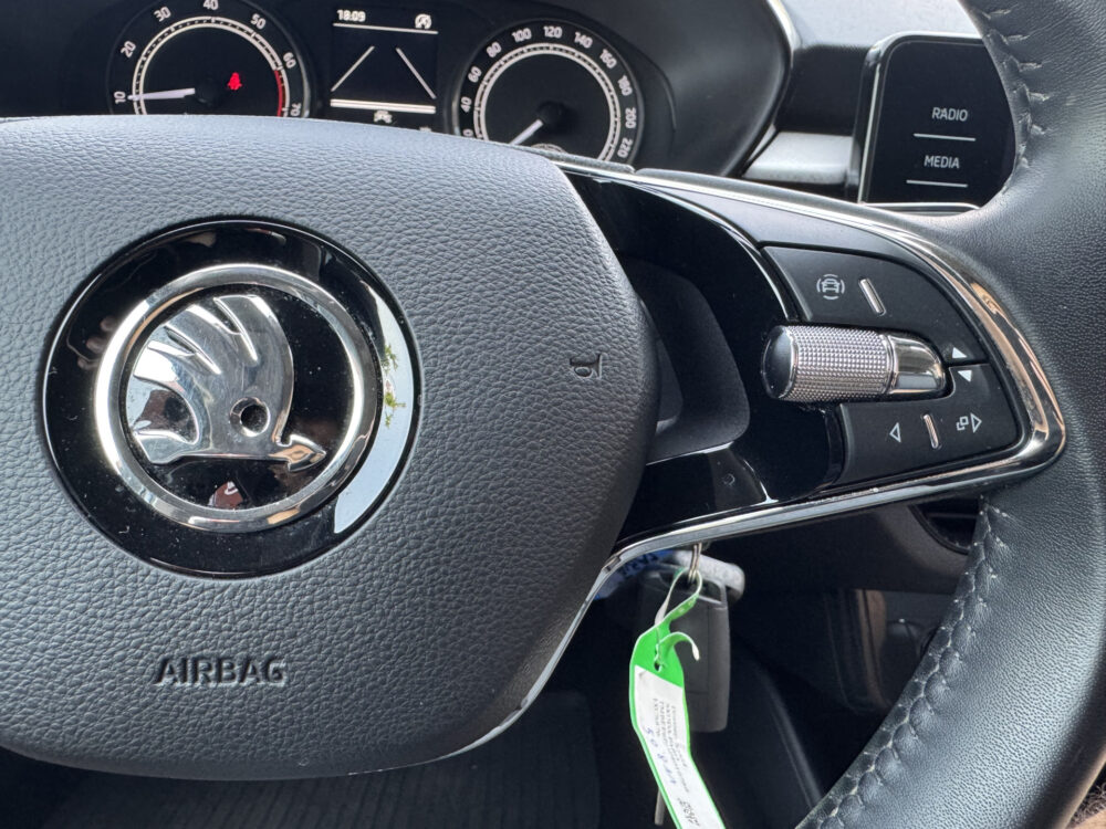 Škoda Fabia 1.0 Ambition // LED // CLIMA // CRUISE CONTROL // APPLE-ANDROID AUTO // PDC // 13