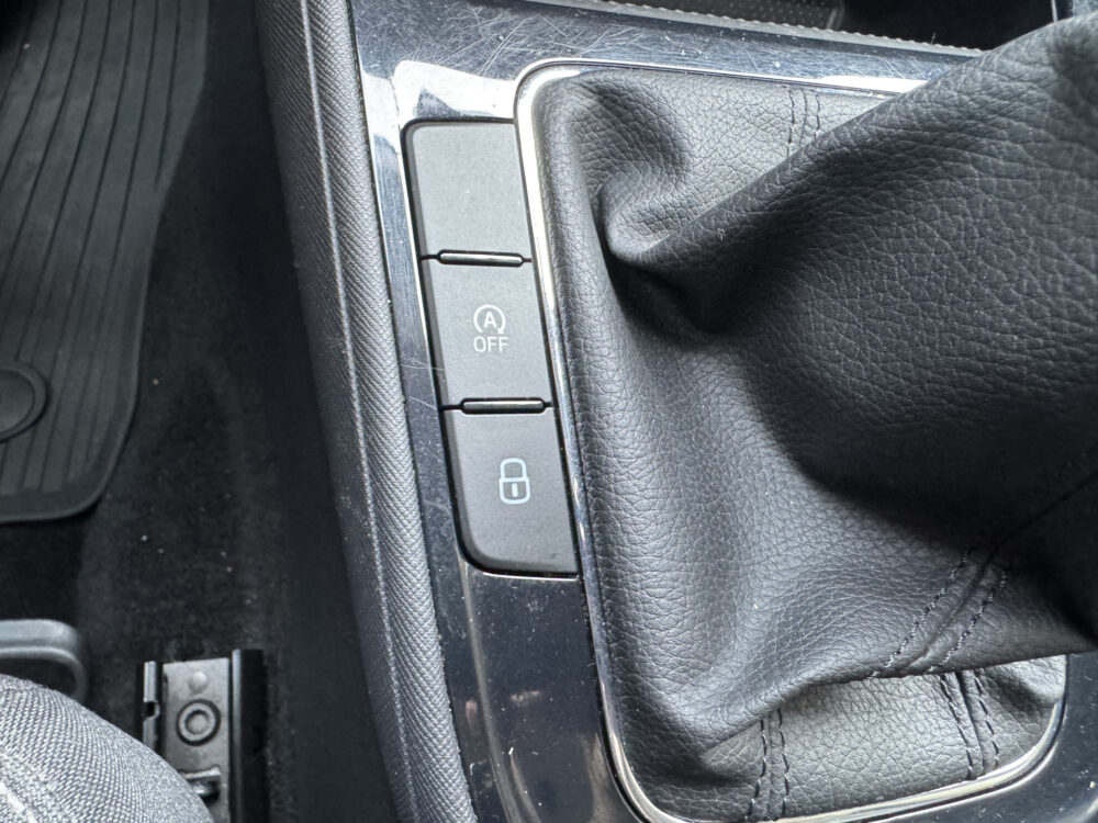 Škoda Fabia 1.0 Ambition // LED // CLIMA // CRUISE CONTROL // APPLE-ANDROID AUTO // PDC // 20
