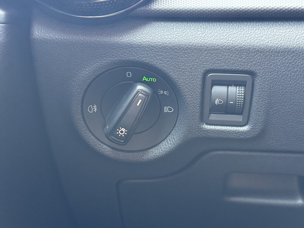 Škoda Fabia 1.0 Ambition // LED // CLIMA // CRUISE CONTROL // APPLE-ANDROID AUTO // PDC // 23