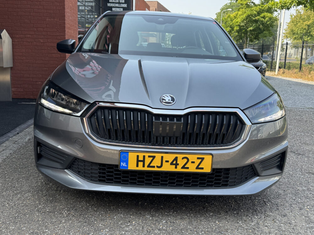 Škoda Fabia 1.0 Ambition // LED // CLIMA // CRUISE CONTROL // APPLE-ANDROID AUTO // PDC // 4