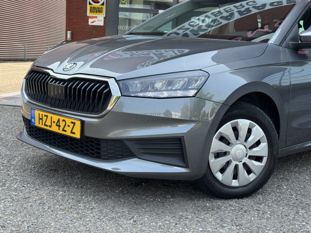 Škoda Fabia 1.0 Ambition // LED // CLIMA // CRUISE CONTROL // APPLE-ANDROID AUTO // PDC // 6