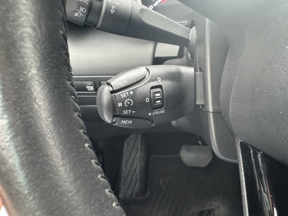 Citroën C3 Aircross 1.2 PureTech Shine // CRUISE // NAVI + CARPLAY // LEDER // PANO/SCHUIFKANTELDAK // CLIMA // KEYLESS 24
