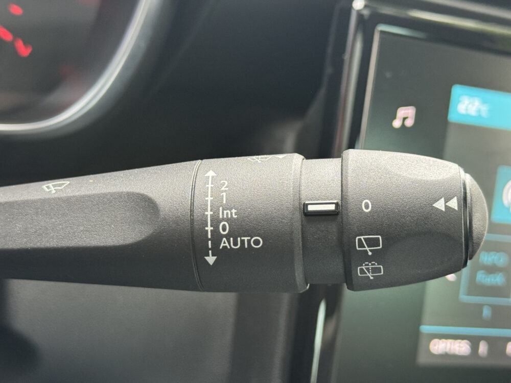 Citroën C3 Aircross 1.2 PureTech Shine // CRUISE // NAVI + CARPLAY // LEDER // PANO/SCHUIFKANTELDAK // CLIMA // KEYLESS 26