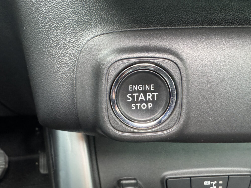 Citroën C3 Aircross 1.2 PureTech Shine // CRUISE // NAVI + CARPLAY // LEDER // PANO/SCHUIFKANTELDAK // CLIMA // KEYLESS 31