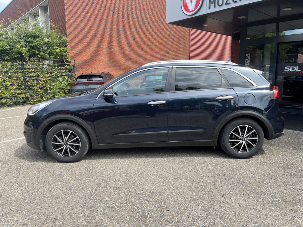 Kia Niro 1.6 GDi Hybrid DynamicPlusLine // LED // HALF LEDER // CAMERA+SENSOREN // NAVI+CARPLAY // AFN. TREKHAAK // 2