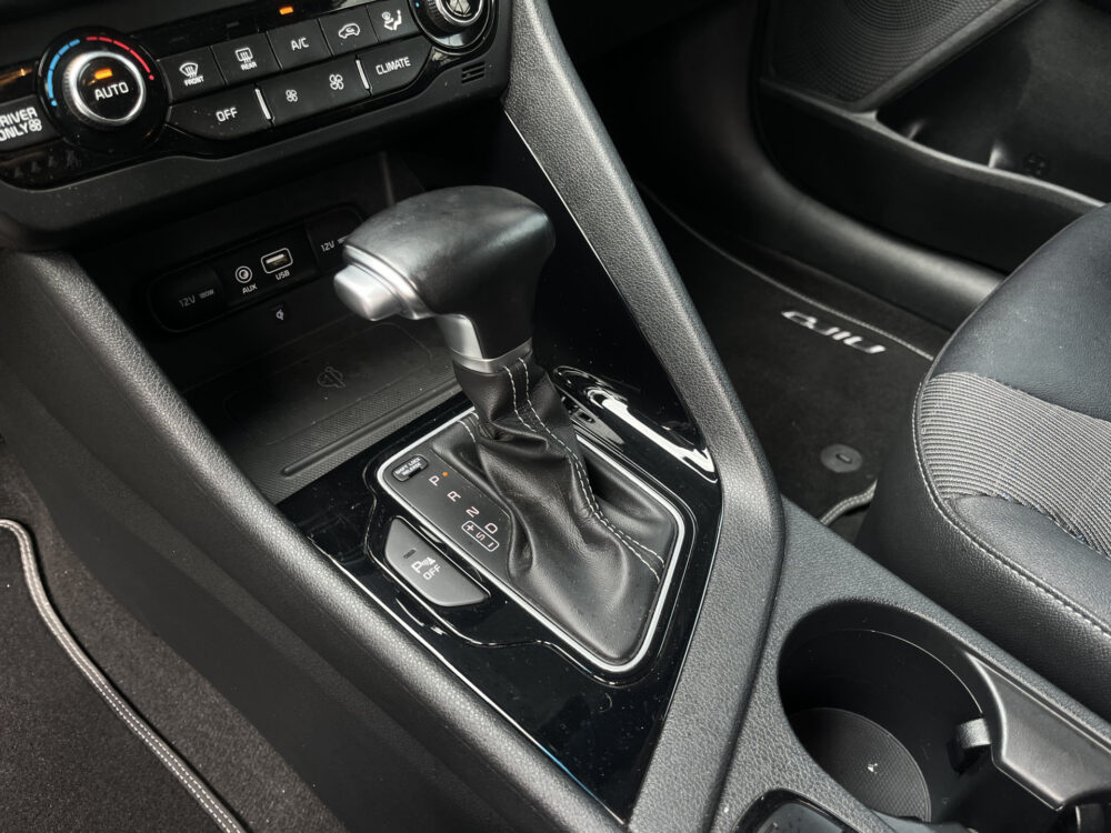 Kia Niro 1.6 GDi Hybrid DynamicPlusLine // LED // HALF LEDER // CAMERA+SENSOREN // NAVI+CARPLAY // AFN. TREKHAAK // 20