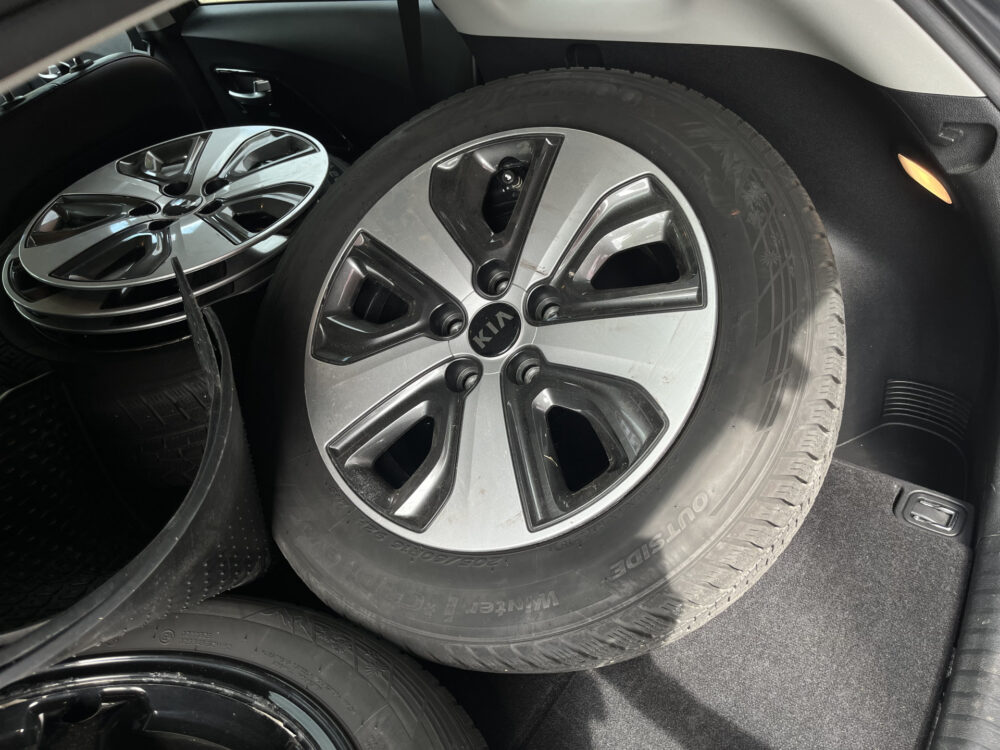 Kia Niro 1.6 GDi Hybrid DynamicPlusLine // LED // HALF LEDER // CAMERA+SENSOREN // NAVI+CARPLAY // AFN. TREKHAAK // 29