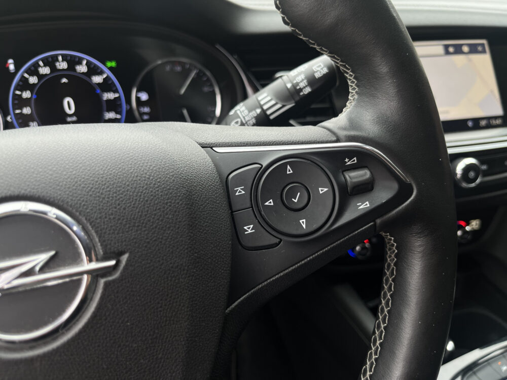 Opel Insignia Sports Tourer 1.5 Turbo Innovation // LED // HALF LEDER // CAMERA+SENSOREN // NAVI // STUUR+STOELVERWARMING // 20