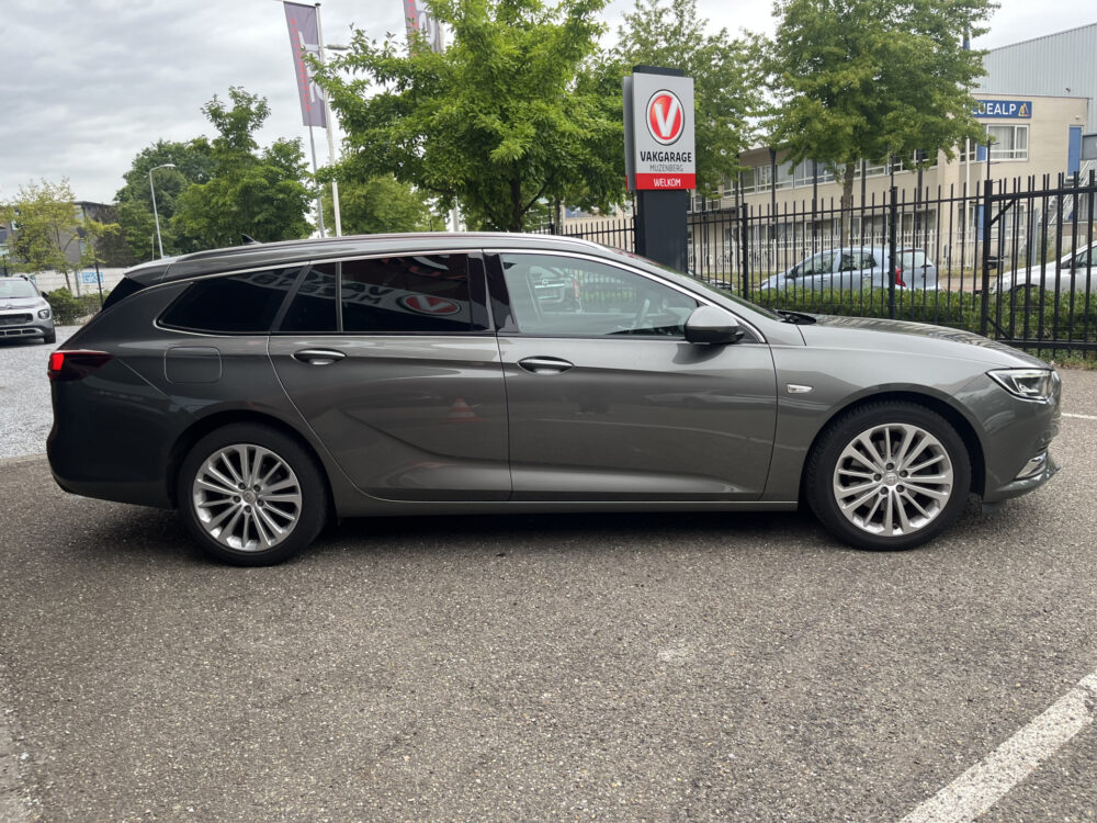 Opel Insignia Sports Tourer 1.5 Turbo Innovation // LED // HALF LEDER // CAMERA+SENSOREN // NAVI // STUUR+STOELVERWARMING // 6