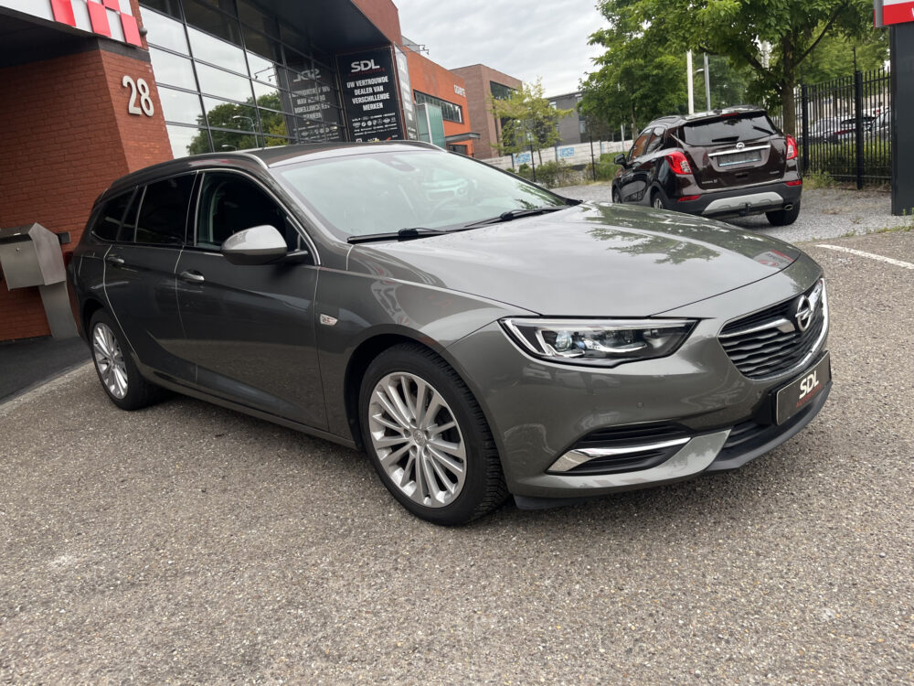 Opel Insignia Sports Tourer 1.5 Turbo Innovation // LED // HALF LEDER // CAMERA+SENSOREN // NAVI // STUUR+STOELVERWARMING // 7