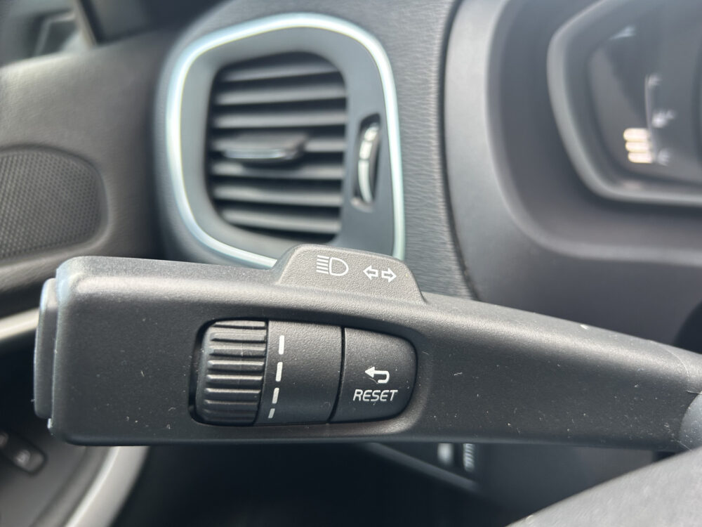 Volvo V40 1.5 T2 Momentum // CRUISE CONTROL // CLIMA // NAVI // PARKEERSENSOREN // TREKHAAK // 11