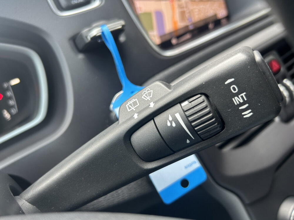 Volvo V40 1.5 T2 Momentum // CRUISE CONTROL // CLIMA // NAVI // PARKEERSENSOREN // TREKHAAK // 12