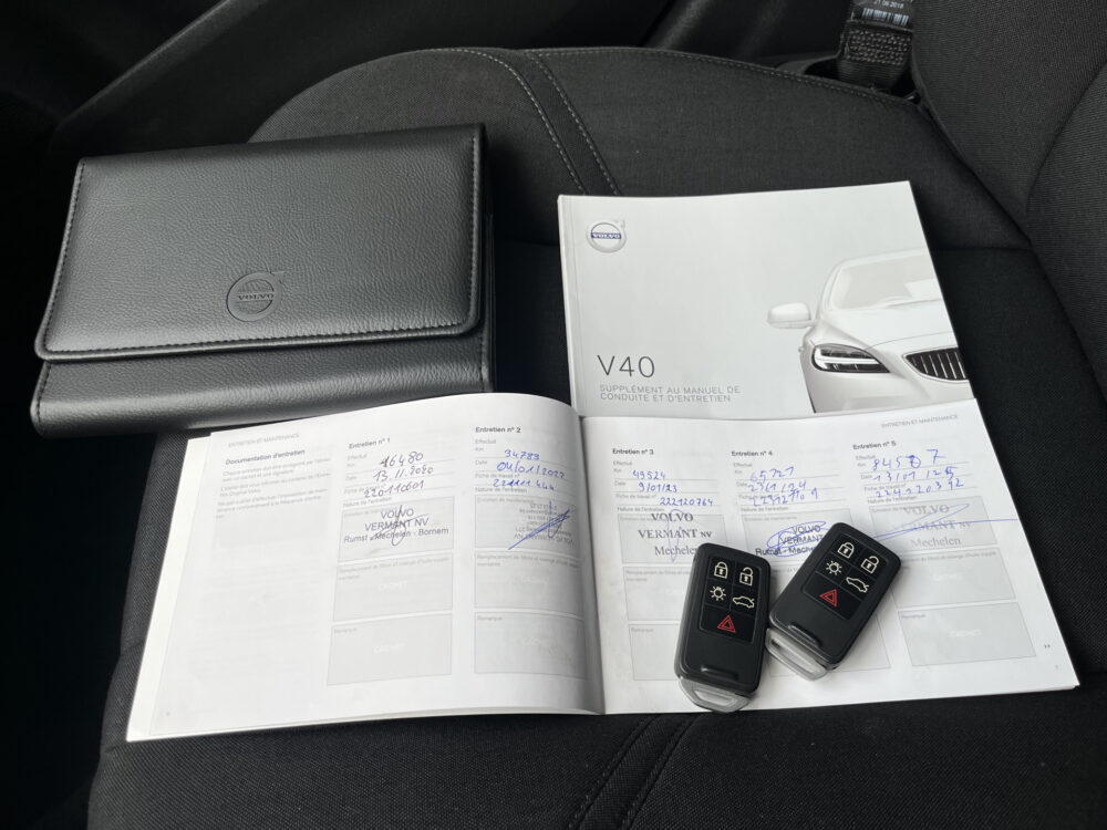 Volvo V40 1.5 T2 Momentum // CRUISE CONTROL // CLIMA // NAVI // PARKEERSENSOREN // TREKHAAK // 13