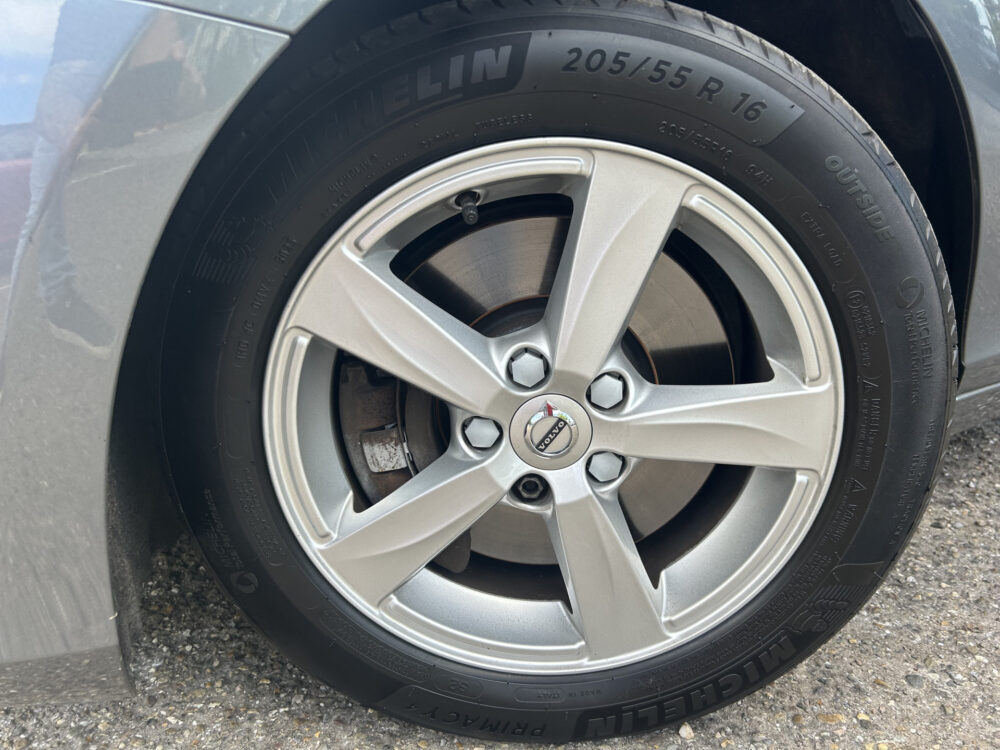 Volvo V40 1.5 T2 Momentum // CRUISE CONTROL // CLIMA // NAVI // PARKEERSENSOREN // TREKHAAK // 22