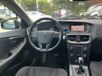 Volvo V40 1.5 T2 Momentum // CRUISE CONTROL // CLIMA // NAVI // PARKEERSENSOREN // TREKHAAK // 34