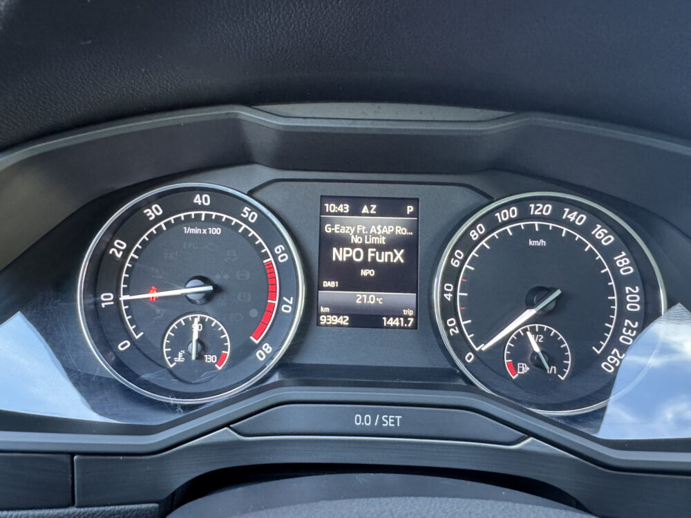 Škoda Superb Combi 1.5 TSI ACT Style Business // LED // KEYLESS // ELEK. STOELEN+GEHEUGEN // LEDER // ADAPT. CRUISE // WEGKLAPBARE TREKHAAK / 21