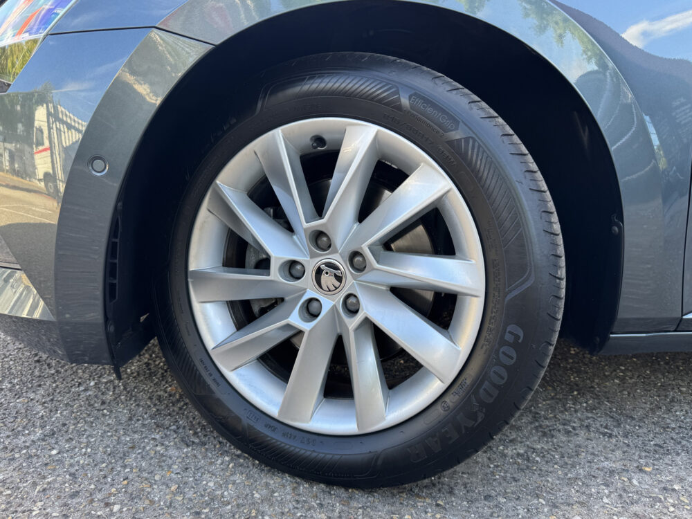 Škoda Superb Combi 1.5 TSI ACT Style Business // LED // KEYLESS // ELEK. STOELEN+GEHEUGEN // LEDER // ADAPT. CRUISE // WEGKLAPBARE TREKHAAK / 7