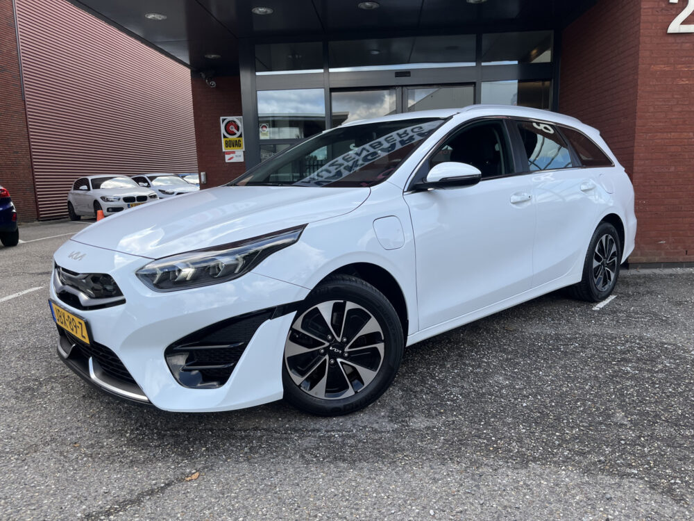 Kia Ceed Sportswagon 1.6 GDI PHEV DynamicLine // FULL LED // KEYLESS // CAMERA+SENSOREN // STOEL+STUURVERWARMING // NAVI+CARPLAY // 1