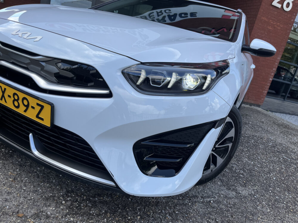 Kia Ceed Sportswagon 1.6 GDI PHEV DynamicLine // FULL LED // KEYLESS // CAMERA+SENSOREN // STOEL+STUURVERWARMING // NAVI+CARPLAY // 9