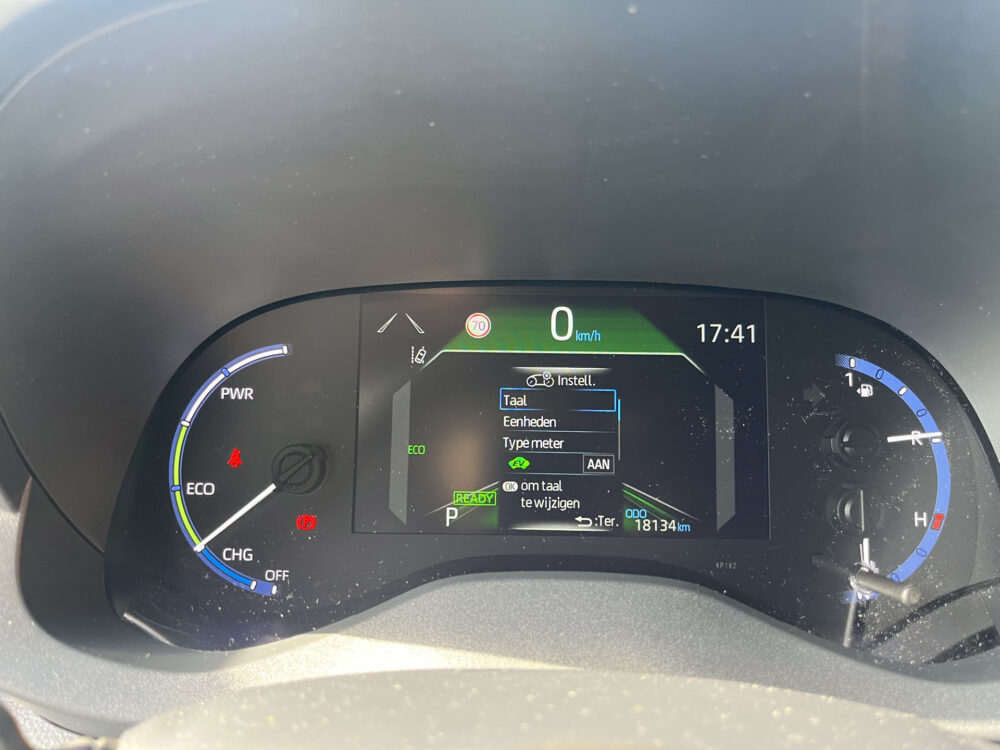 Toyota Yaris Cross 1.5 Hybrid Dynamic // FULL LED // KEYLESS // DODEHOEK // ADAPT. CRUISE // CAMERA // STUUR+STOELVERWARMING // 17