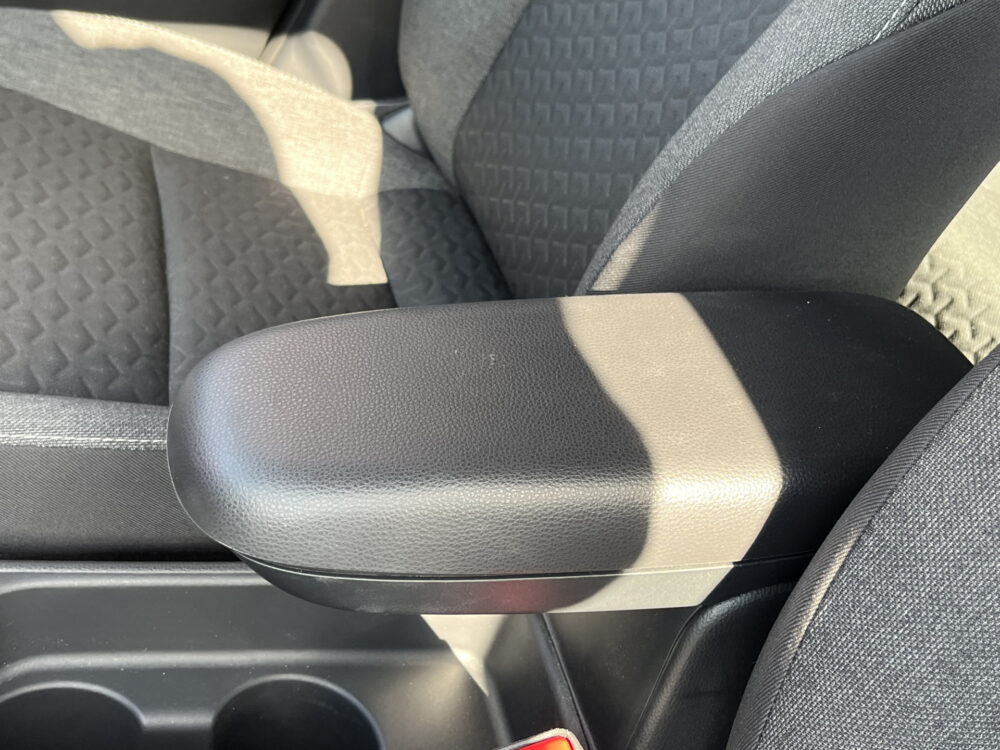 Toyota Yaris Cross 1.5 Hybrid Dynamic // FULL LED // KEYLESS // DODEHOEK // ADAPT. CRUISE // CAMERA // STUUR+STOELVERWARMING // 19