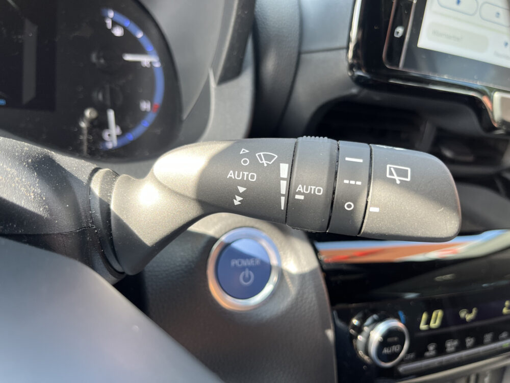 Toyota Yaris Cross 1.5 Hybrid Dynamic // FULL LED // KEYLESS // DODEHOEK // ADAPT. CRUISE // CAMERA // STUUR+STOELVERWARMING // 25