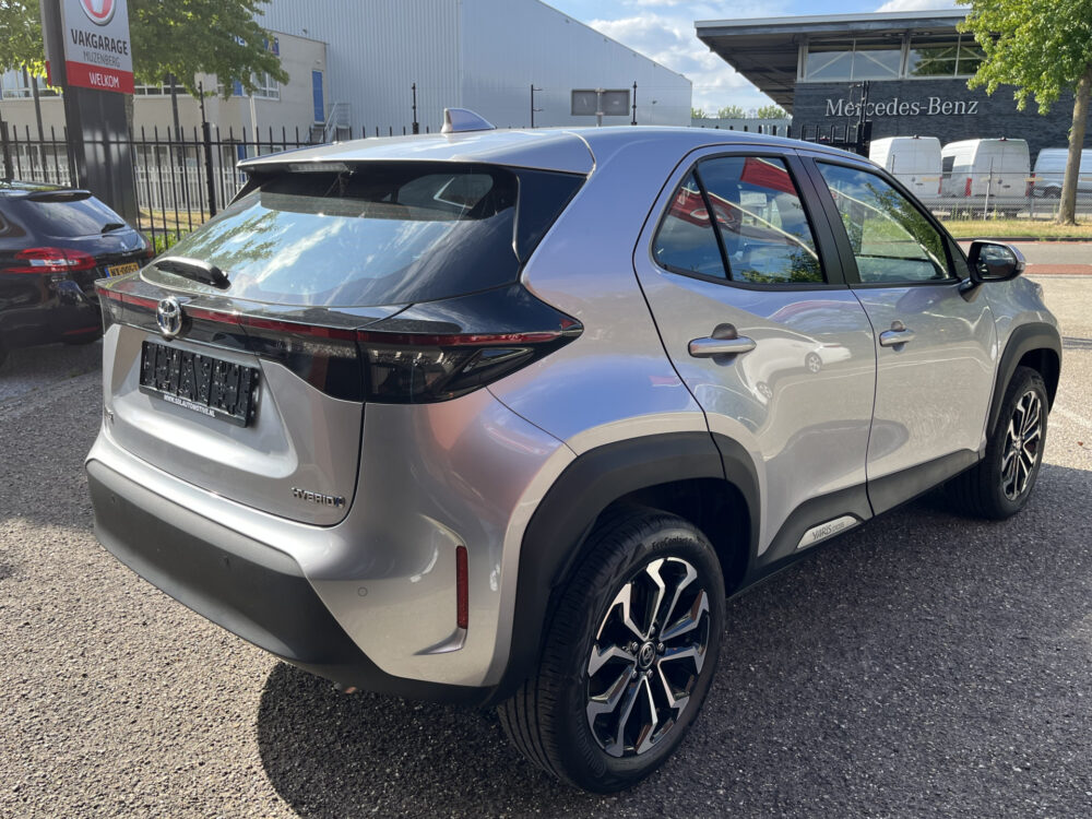 Toyota Yaris Cross 1.5 Hybrid Dynamic // FULL LED // KEYLESS // DODEHOEK // ADAPT. CRUISE // CAMERA // STUUR+STOELVERWARMING // 4