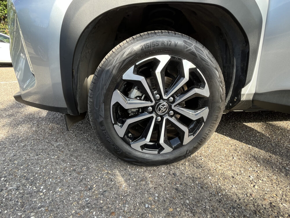 Toyota Yaris Cross 1.5 Hybrid Dynamic // FULL LED // KEYLESS // DODEHOEK // ADAPT. CRUISE // CAMERA // STUUR+STOELVERWARMING // 6