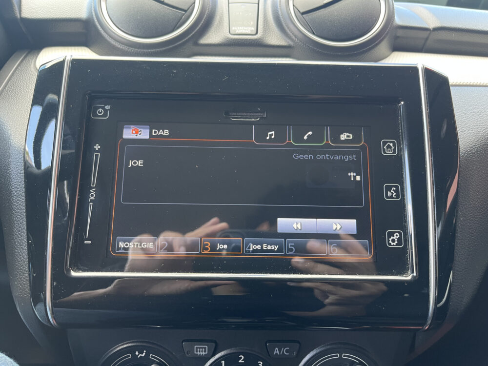 Suzuki Swift 1.2 Stijl // CAMERA // CRUISE // AIRCO // BLUETOOTH // APPLE CARPLAY / ANDROID AUTO // STOELVERWARMING 15