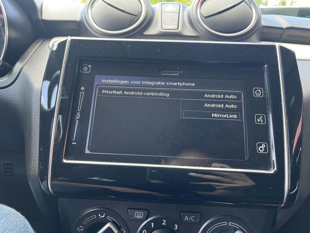 Suzuki Swift 1.2 Stijl // CAMERA // CRUISE // AIRCO // BLUETOOTH // APPLE CARPLAY / ANDROID AUTO // STOELVERWARMING 16