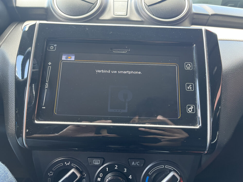 Suzuki Swift 1.2 Stijl // CAMERA // CRUISE // AIRCO // BLUETOOTH // APPLE CARPLAY / ANDROID AUTO // STOELVERWARMING 18