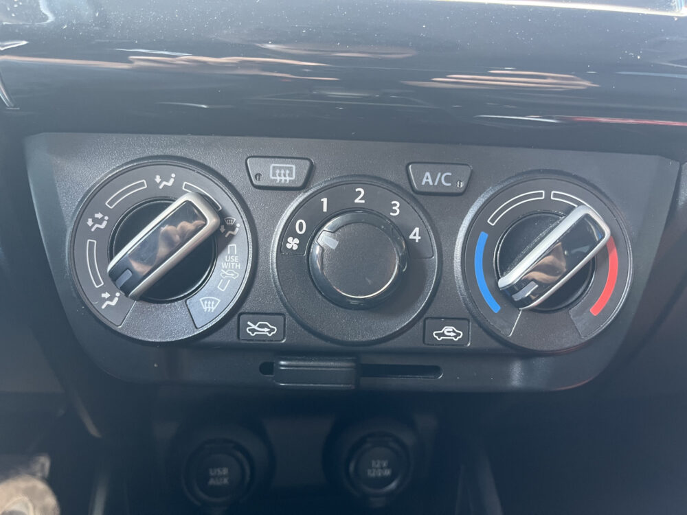Suzuki Swift 1.2 Stijl // CAMERA // CRUISE // AIRCO // BLUETOOTH // APPLE CARPLAY / ANDROID AUTO // STOELVERWARMING 19