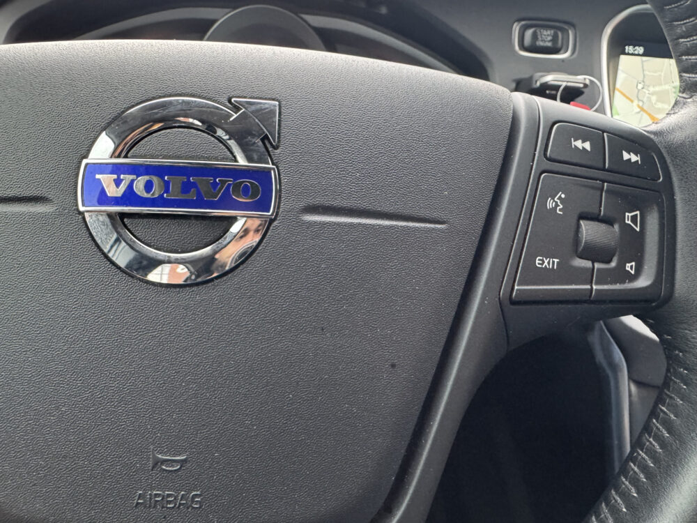Volvo V40 2.0 T2 Momentum // CAMERA // CRUISE // NAVI // CLIMA // STOELVERWARMING // BLUETOOTH // 11