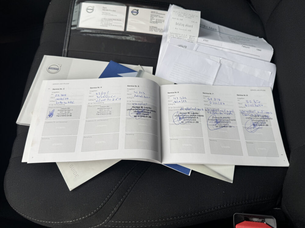 Volvo V40 2.0 T2 Momentum // CAMERA // CRUISE // NAVI // CLIMA // STOELVERWARMING // BLUETOOTH // 24