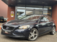Volvo V40 2.0 T2 Momentum // CAMERA // CRUISE // NAVI // CLIMA // STOELVERWARMING // BLUETOOTH // 27